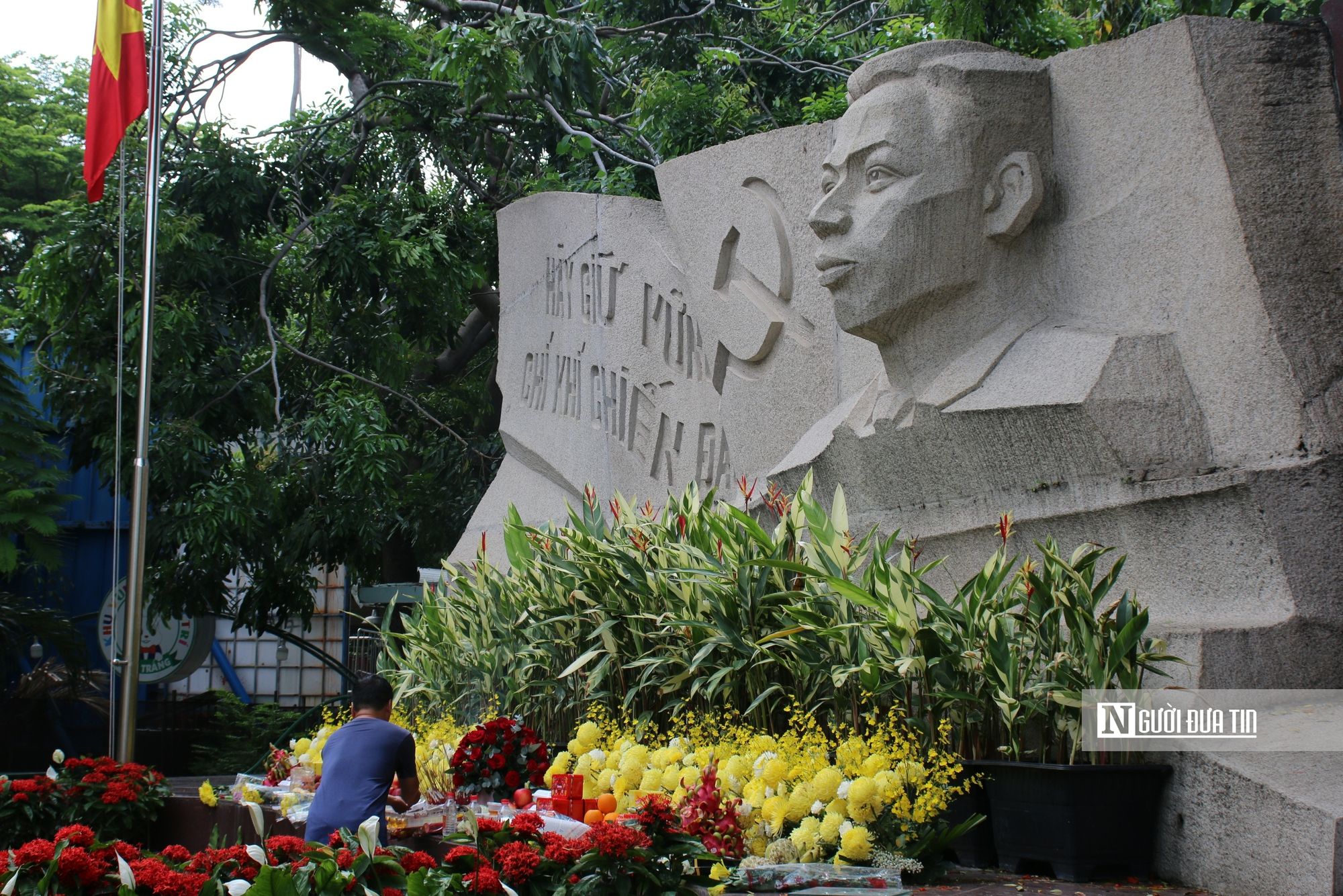 Tp.HCM tưởng niệm anh linh liệt sĩ, đồng bào yêu nước tại Công viên Lê Thị Riêng- Ảnh 11. Tp.HCM tưởng niệm anh linh liệt sĩ, đồng bào yêu nước tại Công viên Lê Thị Riêng- Ảnh 11.