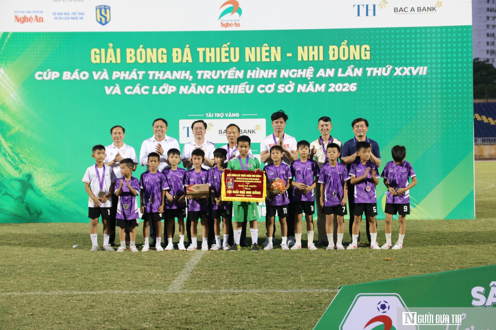 Bế mạc Giải Bóng đá Thiếu niên - Nhi đồng Cúp Báo và phát thanh, truyền hình Nghệ An lần thứ 27- Ảnh 2.