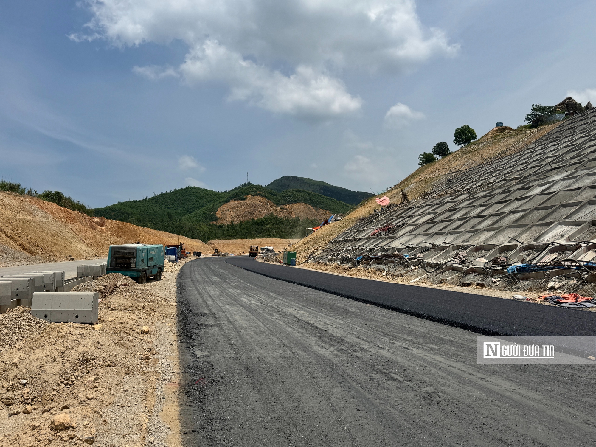 Quảng Ninh: Ì ạch trên công trường dự án gần 2.000 tỷ đồng- Ảnh 7. Quảng Ninh: Ì ạch trên công trường dự án gần 2.000 tỷ đồng- Ảnh 7.