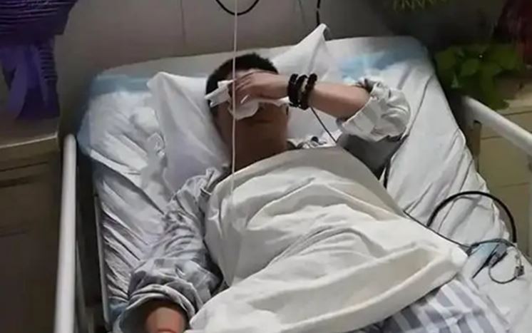 Người phụ nữ 26 tuổi tử vong sau khi đau bụng dữ dội, bác sĩ chỉ rõ thói quen "cực độc" - Ảnh 3.