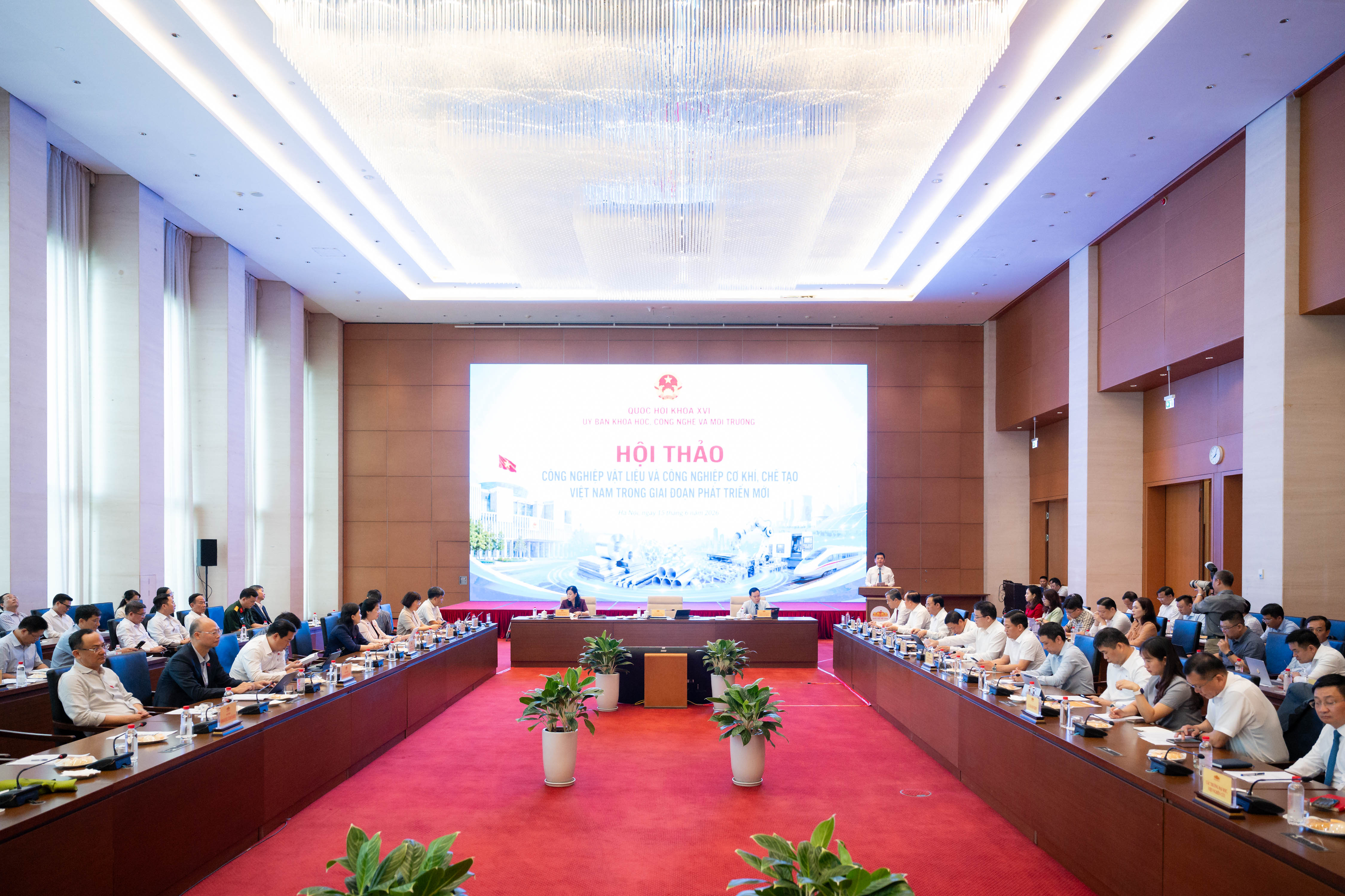 Sớm xây dựng, ban hành chiến lược quốc gia về phát triển công nghiệp vật liệu và cơ khí, chế tạo- Ảnh 4. Sớm xây dựng, ban hành chiến lược quốc gia về phát triển công nghiệp vật liệu và cơ khí, chế tạo- Ảnh 4.