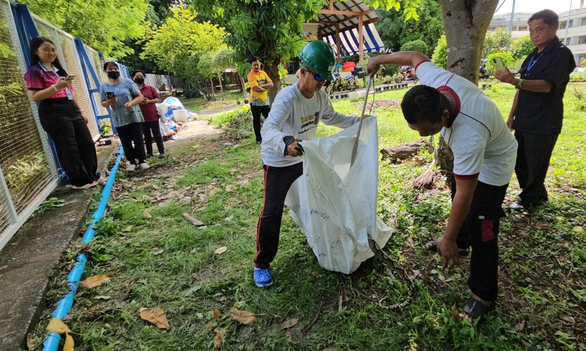 Đang dọn vườn, người dân thấy cảnh tượng 