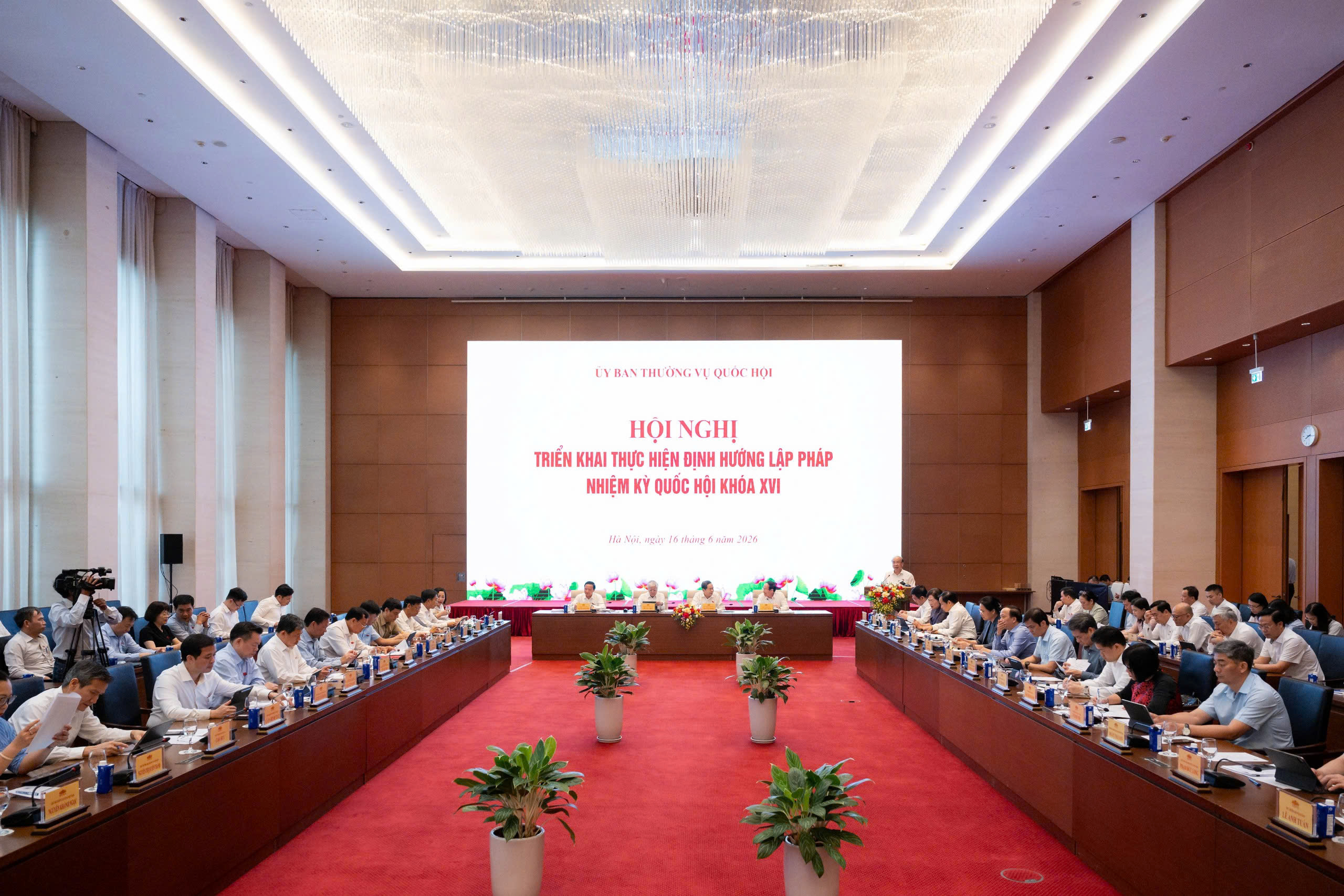 Chuyển mạnh từ Chuyển mạnh từ