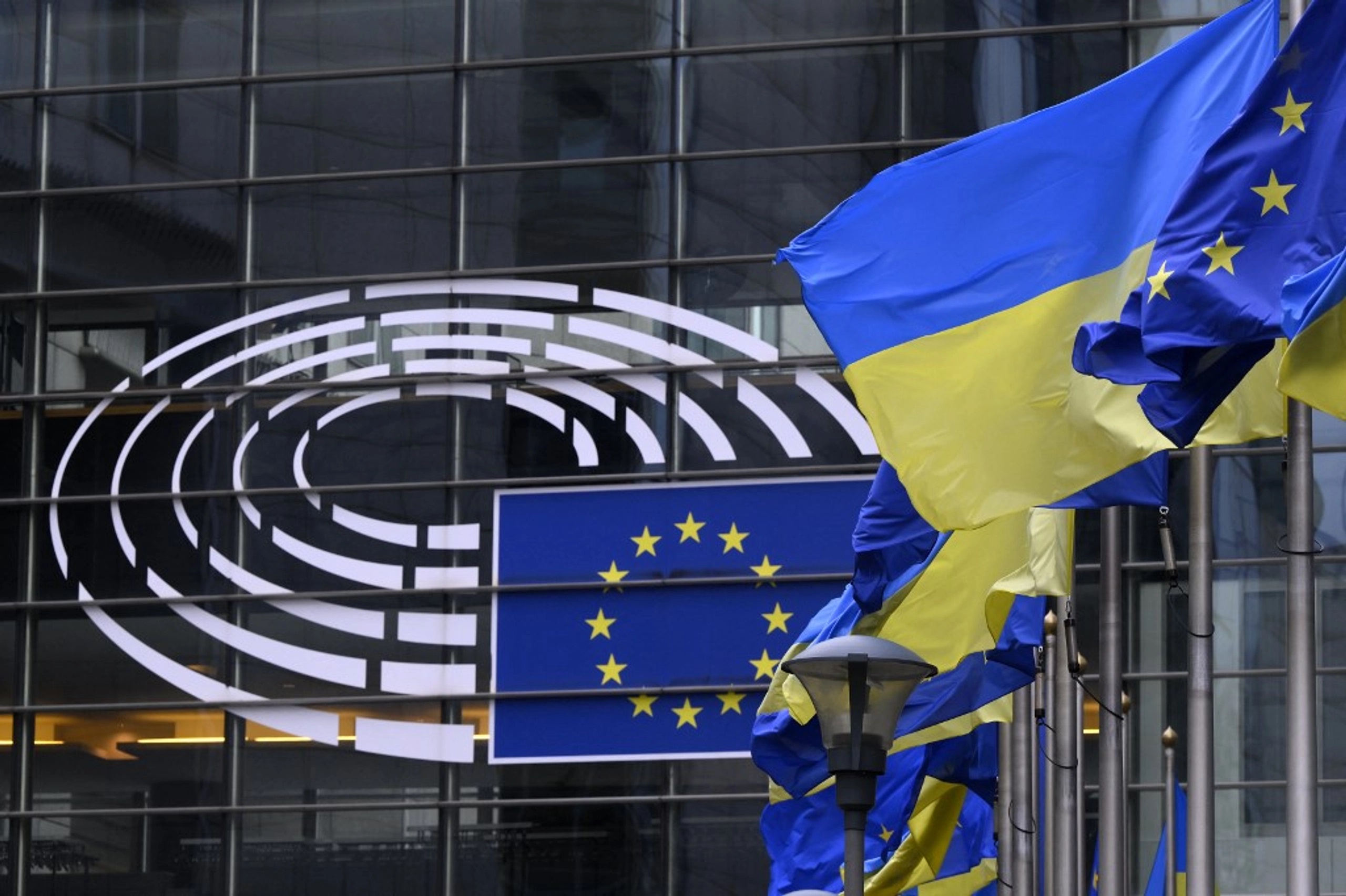 EU mở cụm đàm phán đầu tiên với Ukraine và Moldova - Ảnh 1.