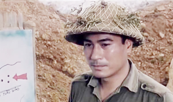 "Người đ&agrave;n &ocirc;ng đ&agrave;o hoa bậc nhất m&agrave;n ảnh", 30 năm chỉ y&ecirc;u 1 người - Ảnh 1.