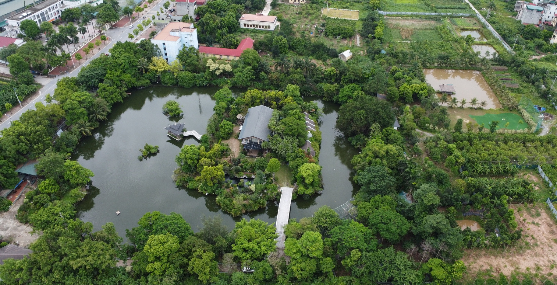 Ca sĩ Khánh Ly là giảng viên Đại học, cuộc sống như bà hoàng trong phủ 25.000m2 - Ảnh 3.