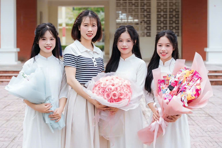 Mồ c&ocirc;i cha từ năm 3 tuổi, mẹ tần tảo nu&ocirc;i 3 con g&aacute;i sinh 3 c&ugrave;ng đỗ lớp 10 trường chuy&ecirc;n danh tiếng - Ảnh 4.