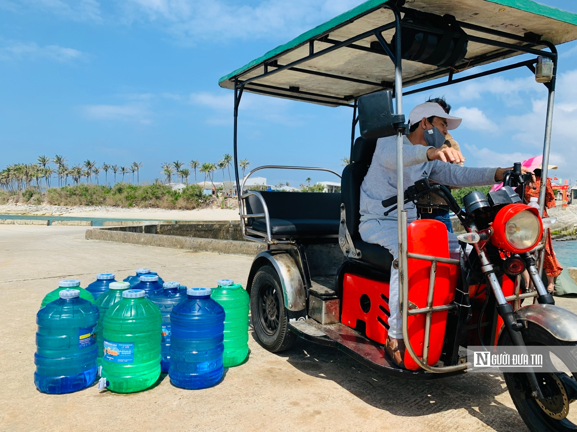 Chắt chiu nước ngọt trên đảo Bé ở Quảng Ngãi- Ảnh 4. Chắt chiu nước ngọt trên đảo Bé ở Quảng Ngãi- Ảnh 4.