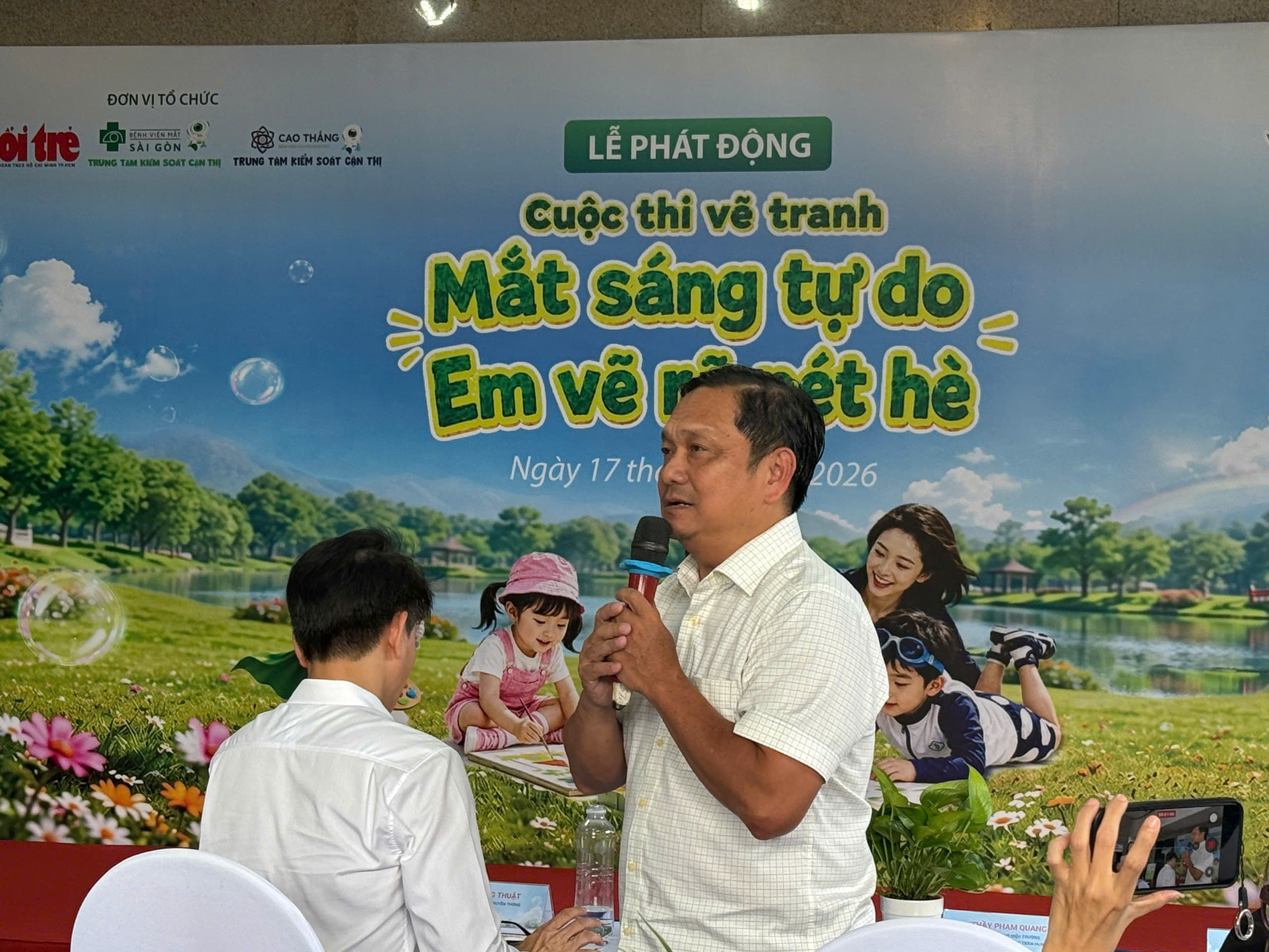 Nguy cơ tăng bệnh lý cận thị vào dịp hè của trẻ nhỏ- Ảnh 2. Nguy cơ tăng bệnh lý cận thị vào dịp hè của trẻ nhỏ- Ảnh 2.