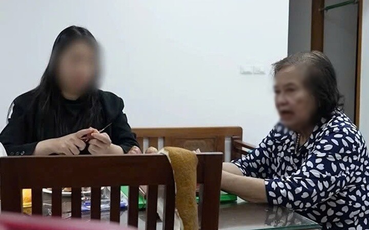 Trung Quốc: Bắt nh&oacute;m đối tượng d&ugrave;ng "nước tương" để lừa hơn 100 người cao tuổi - Ảnh 2.
