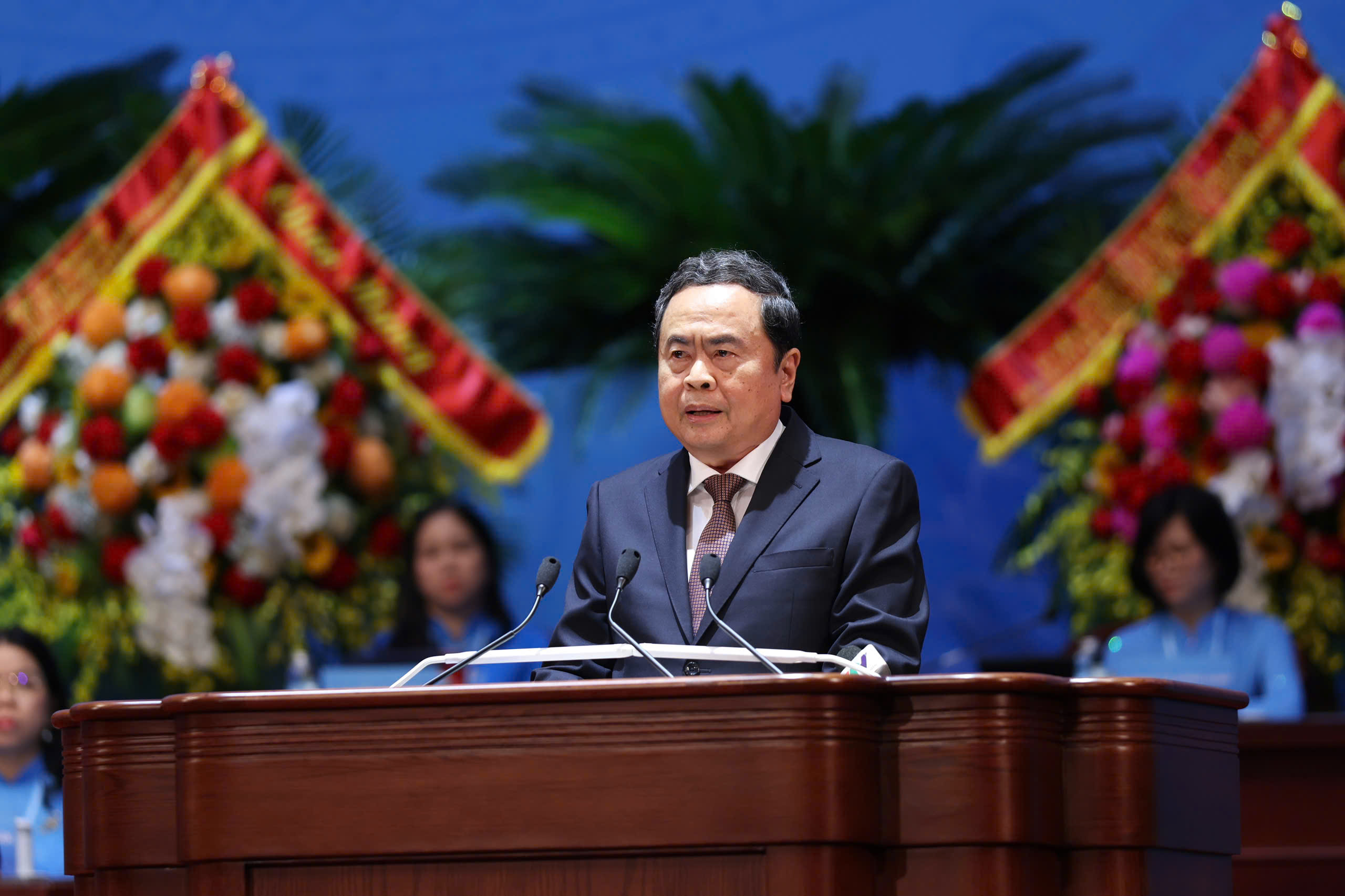 Phụ nữ phải thực sự trở thành chủ thể quan trọng kiến tạo tương lai phát triển của đất nước - Ảnh 2.