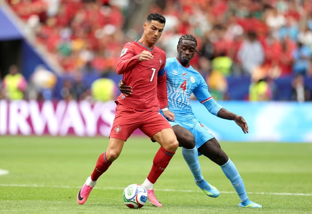 Chị gái Ronaldo phản ứng 