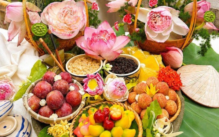 Cúng Tết Đoan ngọ 2026: Chọn đúng giờ đẹp để cầu bình an, tài lộc cho cả gia đình - Ảnh 1.