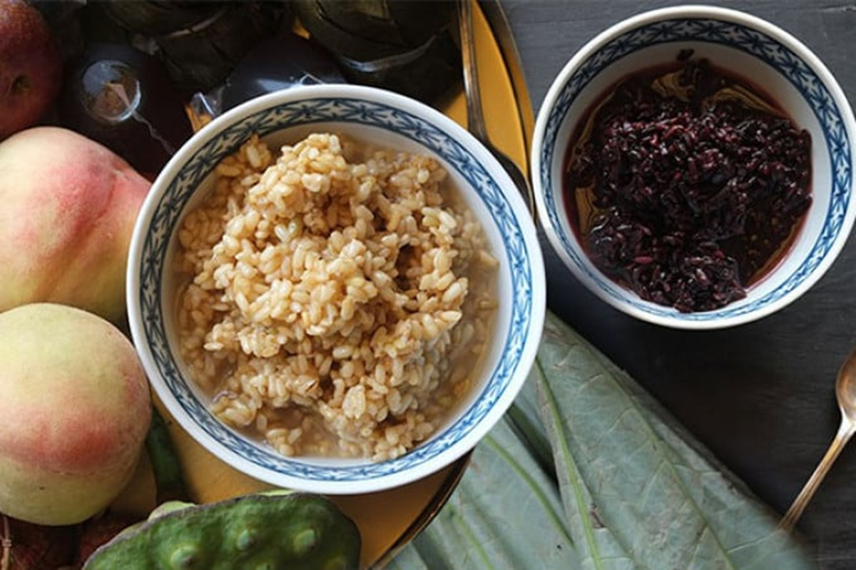 Vì sao cơm rượu nếp là món ăn không thể thiếu ngày Tết Đoan Ngọ? - Ảnh 2.