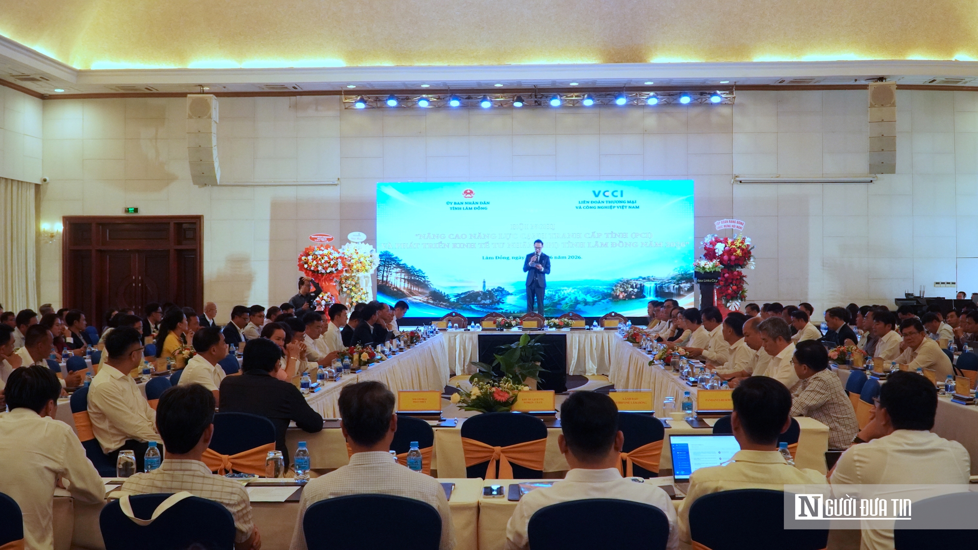 Lâm Đồng hướng tới nâng cao sức cạnh tranh doanh nghiệp, phát triển kinh tế tư nhân bền vững- Ảnh 1. Lâm Đồng hướng tới nâng cao sức cạnh tranh doanh nghiệp, phát triển kinh tế tư nhân bền vững- Ảnh 1.