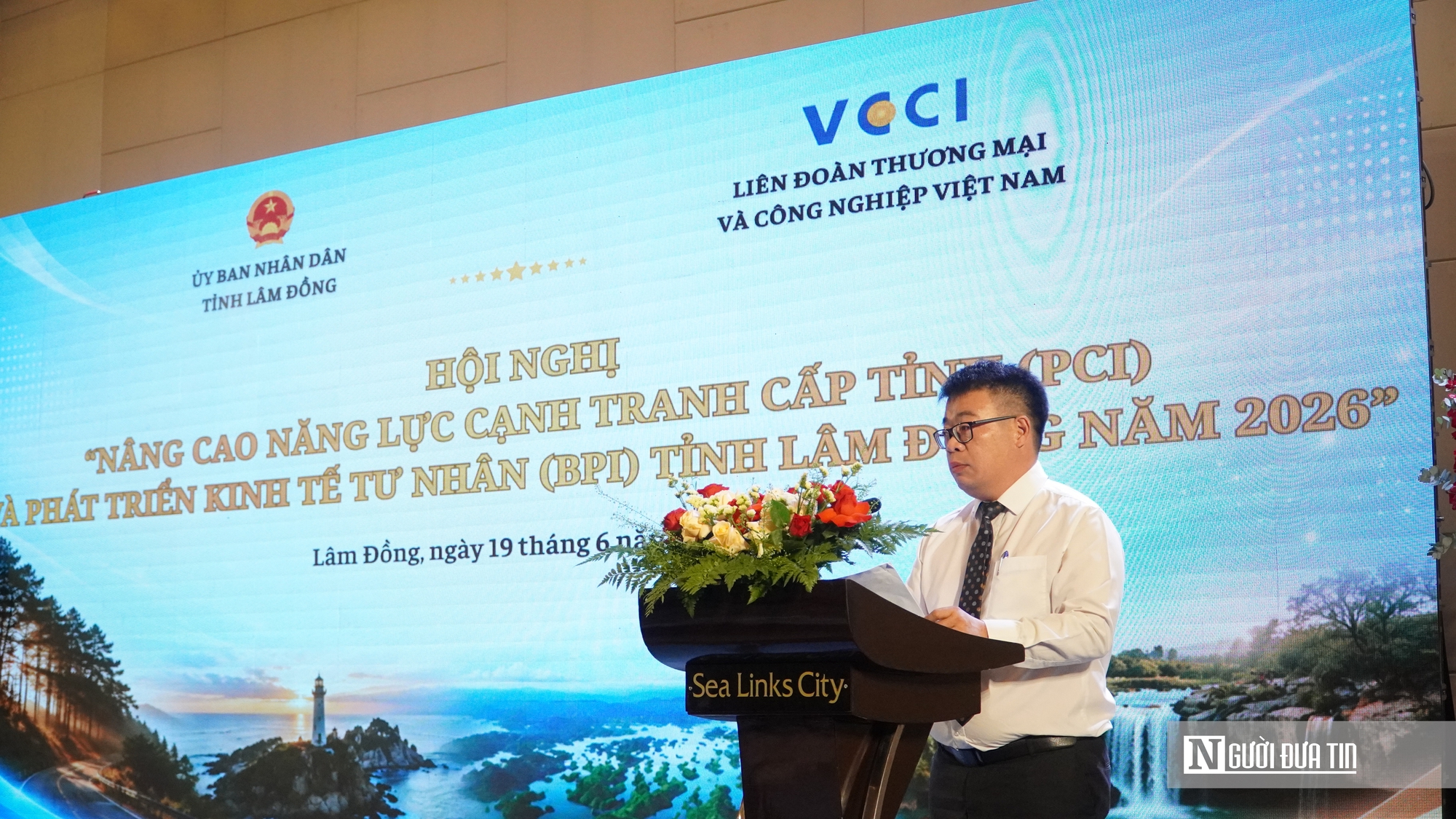 Lâm Đồng hướng tới nâng cao sức cạnh tranh doanh nghiệp, phát triển kinh tế tư nhân bền vững- Ảnh 2. Lâm Đồng hướng tới nâng cao sức cạnh tranh doanh nghiệp, phát triển kinh tế tư nhân bền vững- Ảnh 2.
