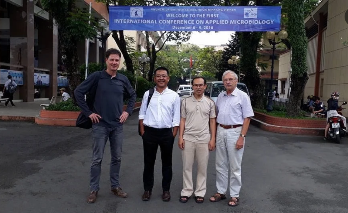 Bỏ lại sự nghiệp bao người mơ ước ở Mỹ, Phó Giáo sư trở về gieo mầm khoa học Việt - Ảnh 2.
