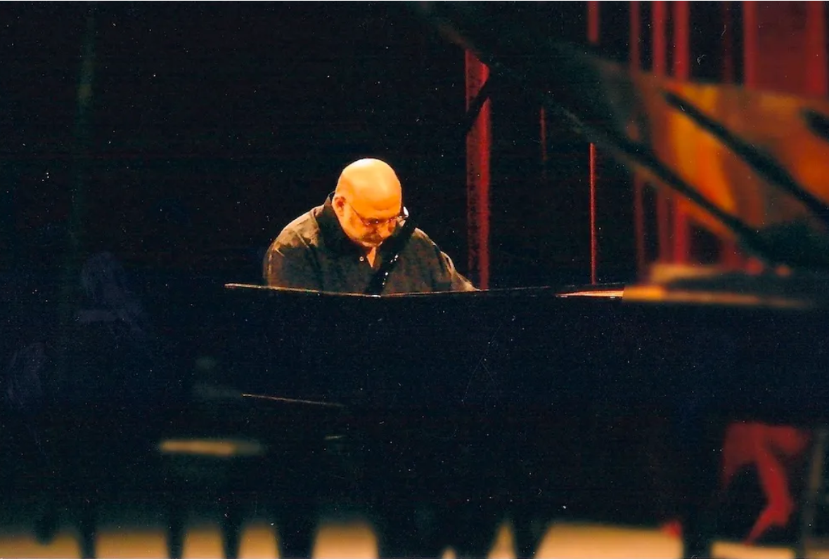 Từ bác sĩ phẫu thuật bỗng trở thành thiên tài piano sau khi bị
