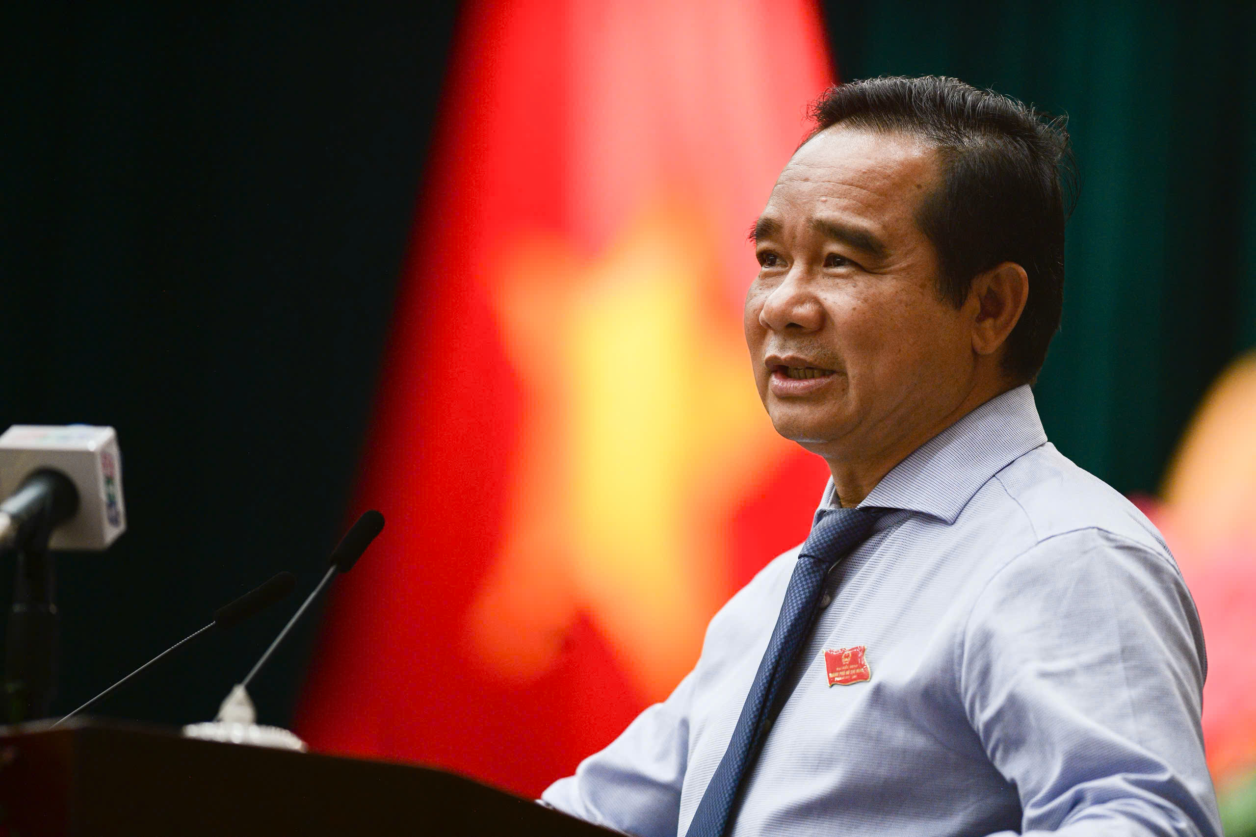 Chủ tịch Tp.HCM: Không được trả lời dân bằng văn bản dài dòng rồi kết luận “theo quy định pháp luật”- Ảnh 1. Chủ tịch Tp.HCM: Không được trả lời dân bằng văn bản dài dòng rồi kết luận “theo quy định pháp luật”- Ảnh 1.