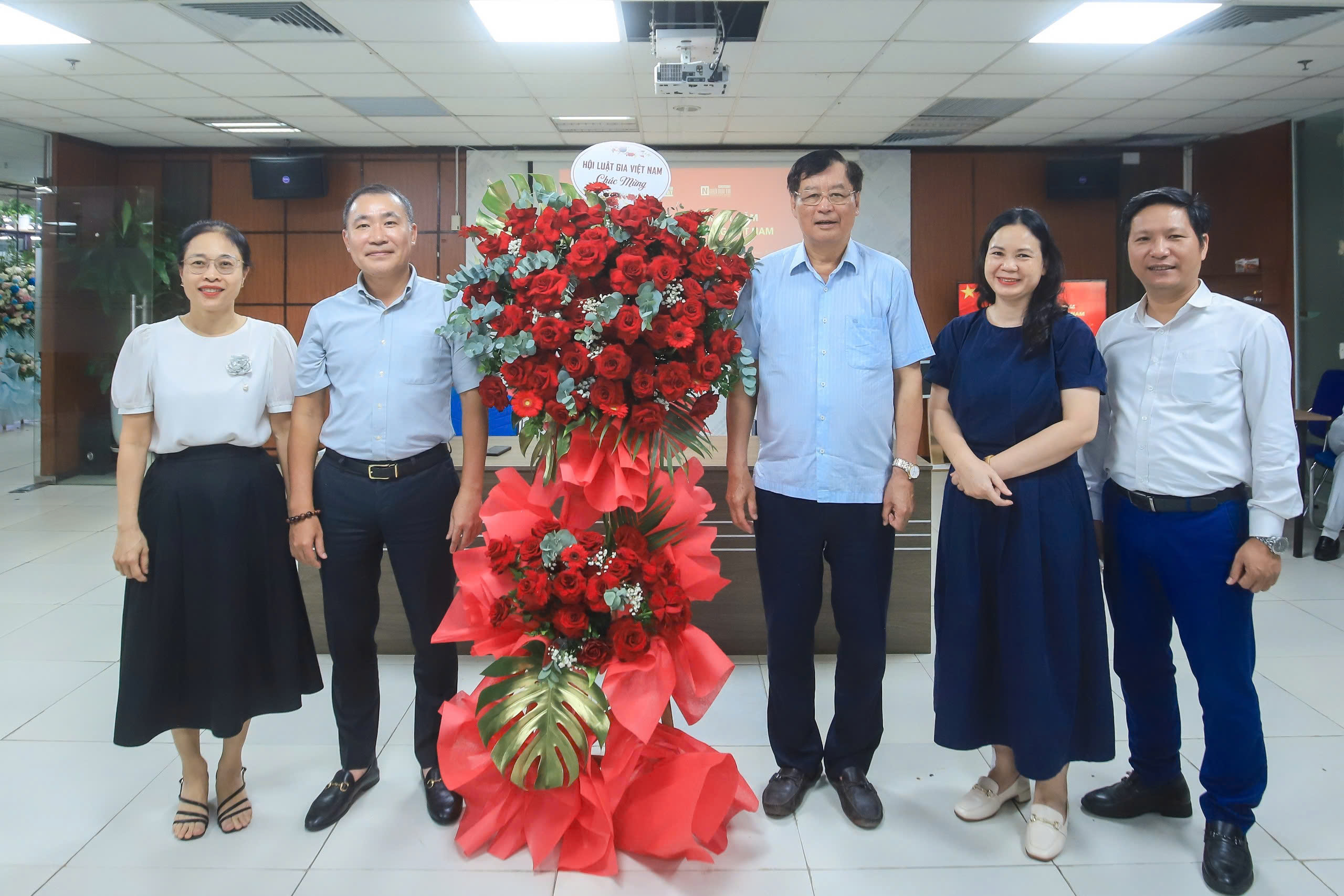 Hội Luật gia Việt Nam kỳ vọng Tạp chí ĐS&PL tiếp tục bứt phá trong giai đoạn mới - Ảnh 1.