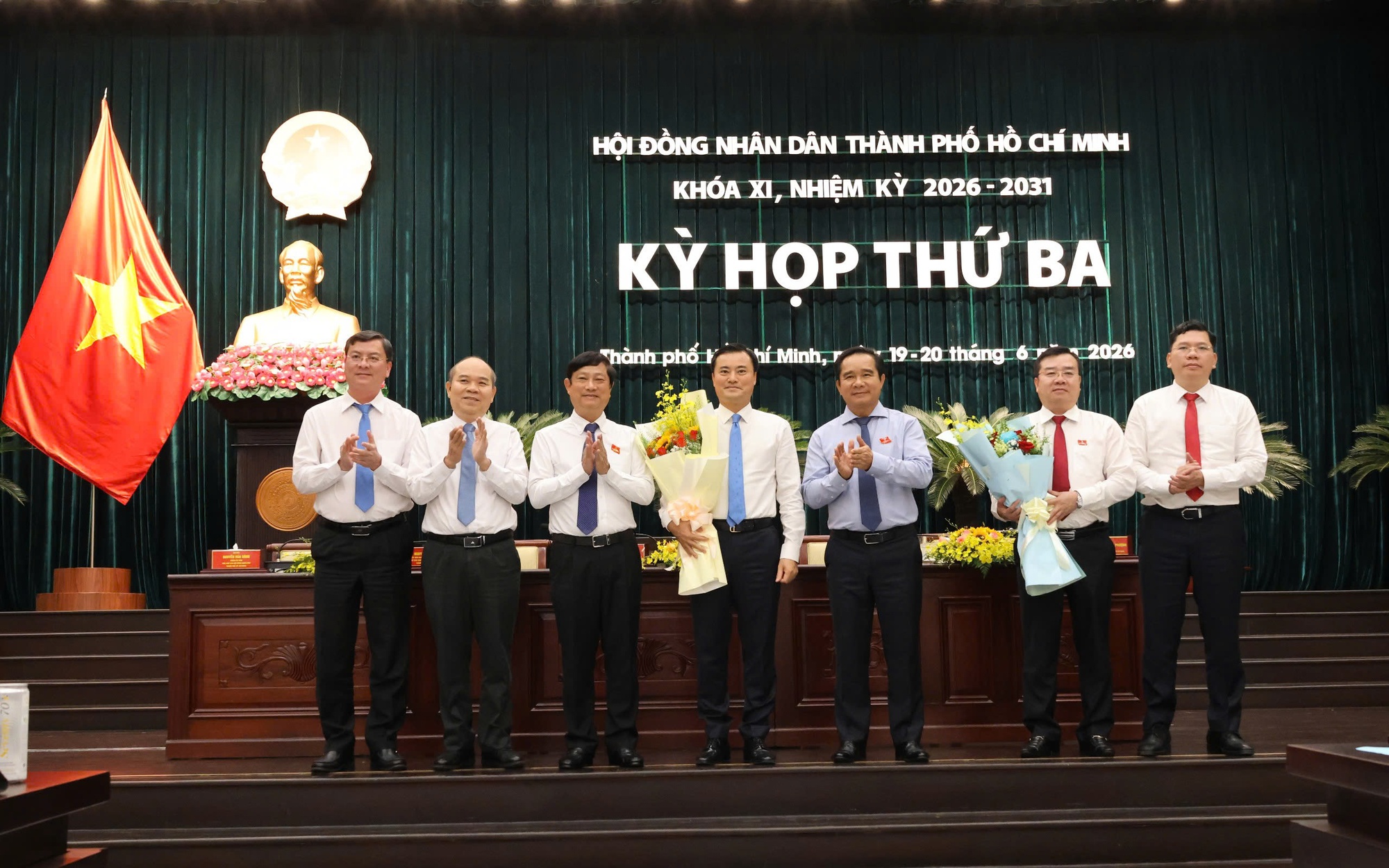 Chủ tịch Tp.HCM: Không được trả lời dân bằng văn bản dài dòng rồi kết luận “theo quy định pháp luật”- Ảnh 5. Chủ tịch Tp.HCM: Không được trả lời dân bằng văn bản dài dòng rồi kết luận “theo quy định pháp luật”- Ảnh 5.