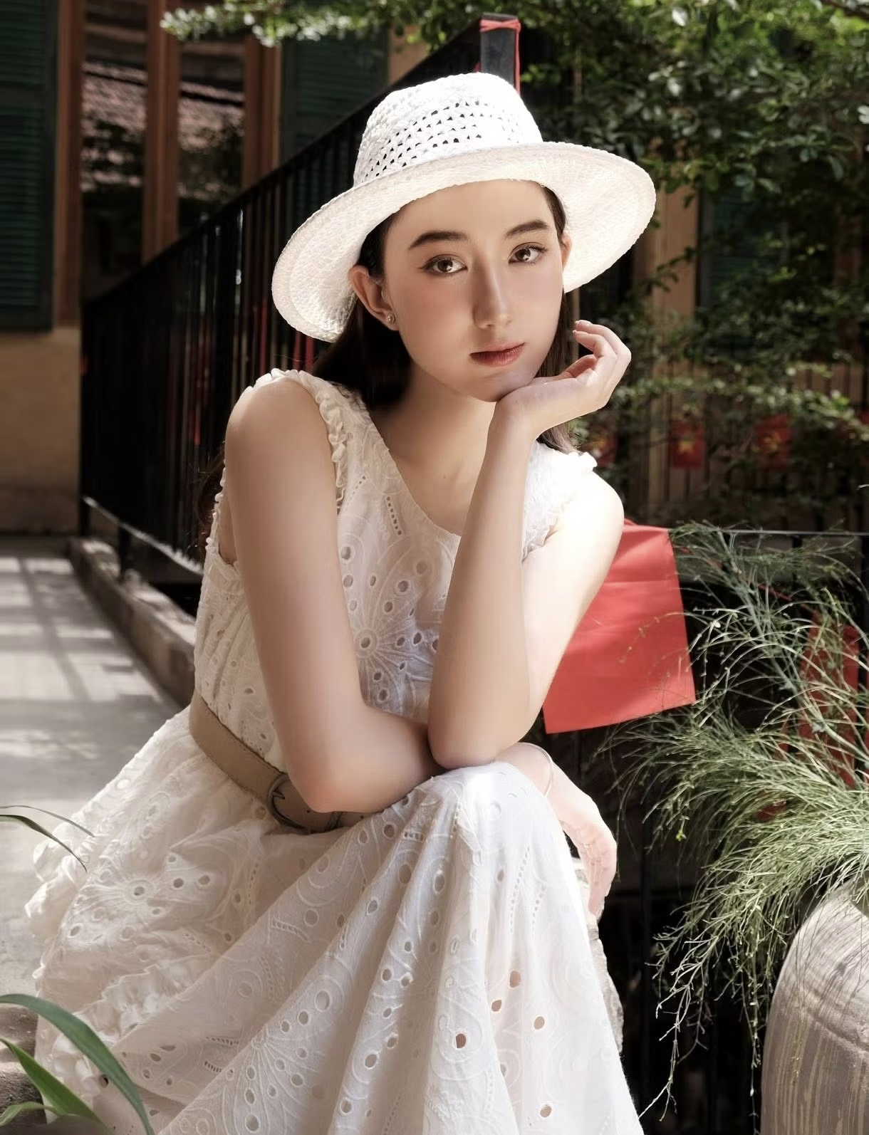 Nhan sắc thanh thuần, trong trẻo của