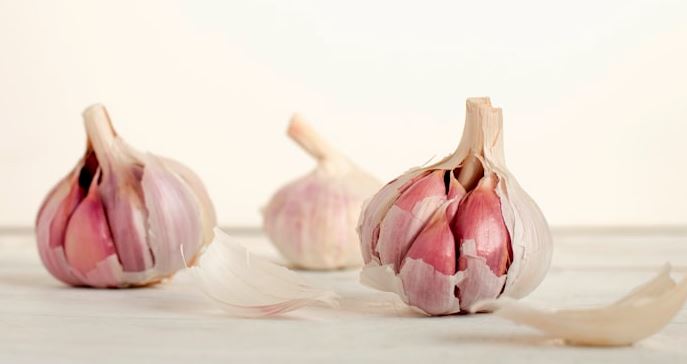 Ăn tỏi mỗi sáng khi bụng đói, người đàn ông 58 tuổi nhận cái kết 