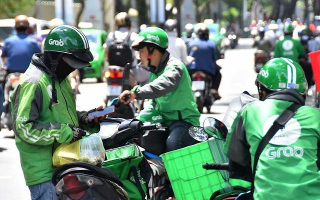  Đề xuất t&agrave;i xế c&ocirc;ng nghệ, người b&aacute;n h&agrave;ng online v&agrave;o diện đ&oacute;ng BHXH bắt buộc - Ảnh 1.