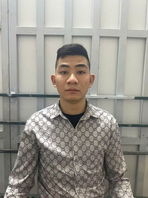 Vụ xô xát tại chung cư 87 Lĩnh Nam: Bảo vệ chém tài xế đã ra đầu thú - Ảnh 1.