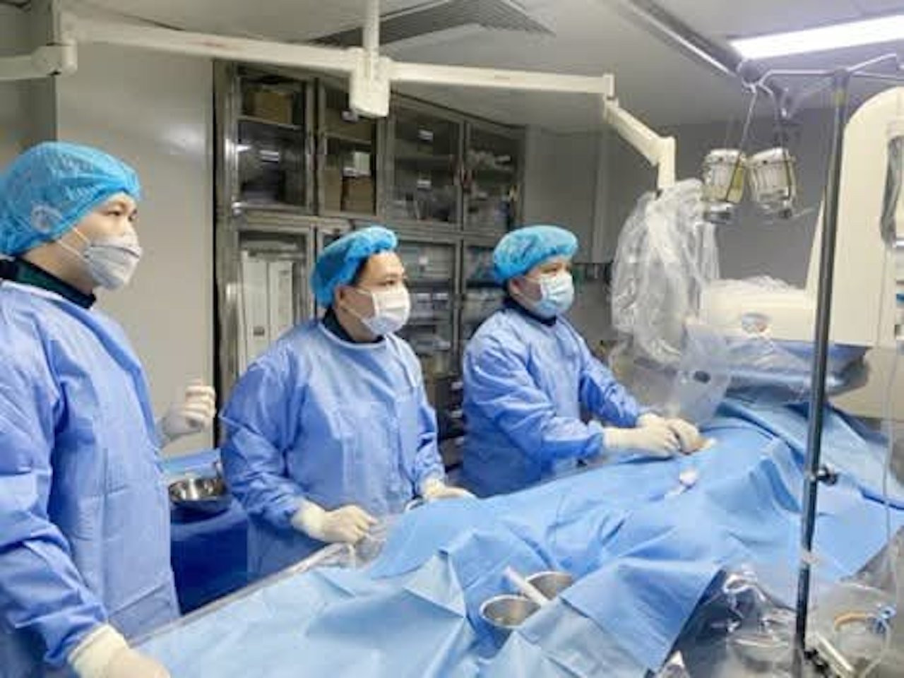 Bị trâu húc, người đàn ông 44 tuổi nguy kịch - Ảnh 1.