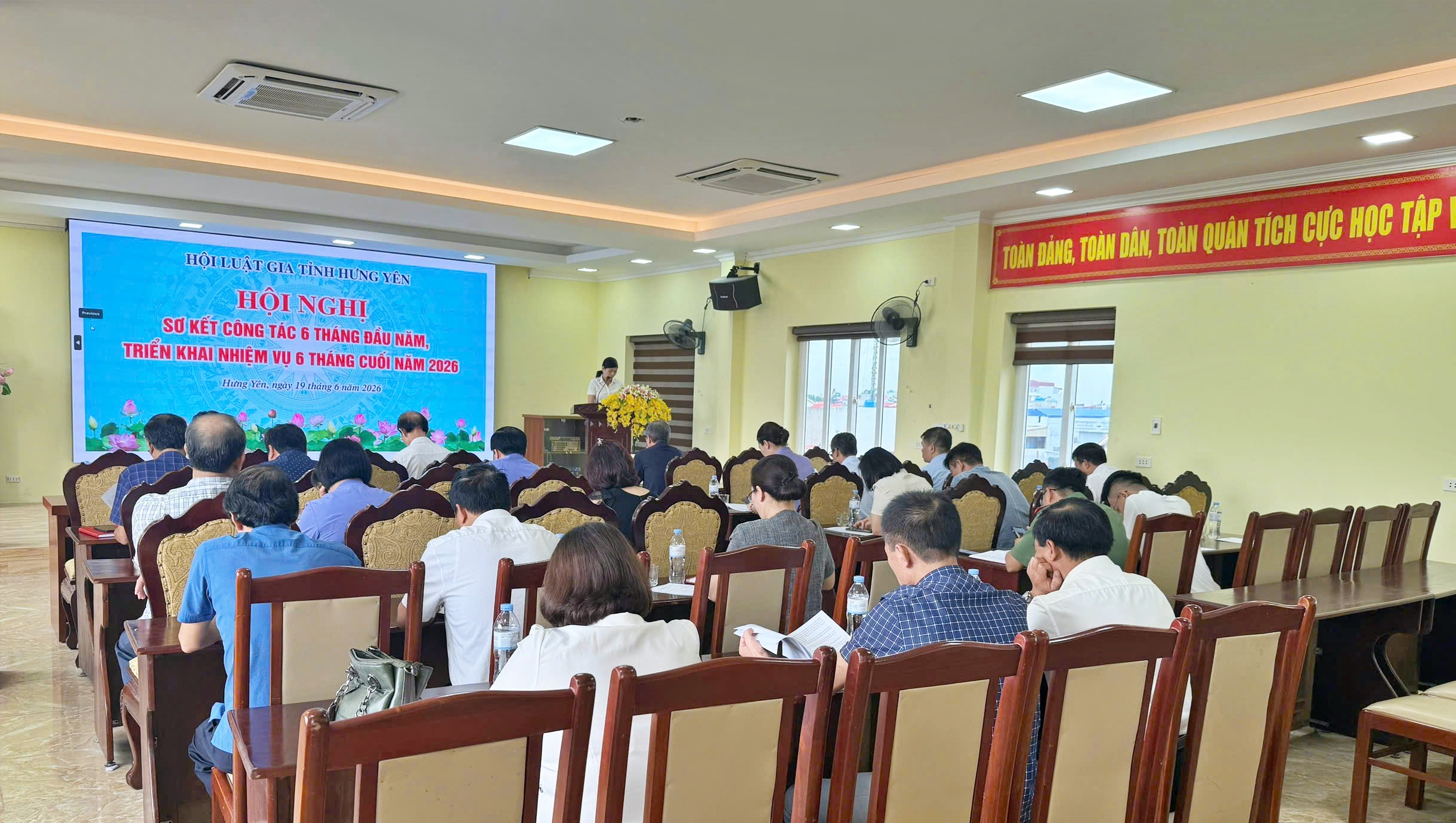 Hội Luật gia tỉnh Hưng Yên: Nỗ lực đưa pháp luật đến gần hơn với người dân- Ảnh 1. Hội Luật gia tỉnh Hưng Yên: Nỗ lực đưa pháp luật đến gần hơn với người dân- Ảnh 1.