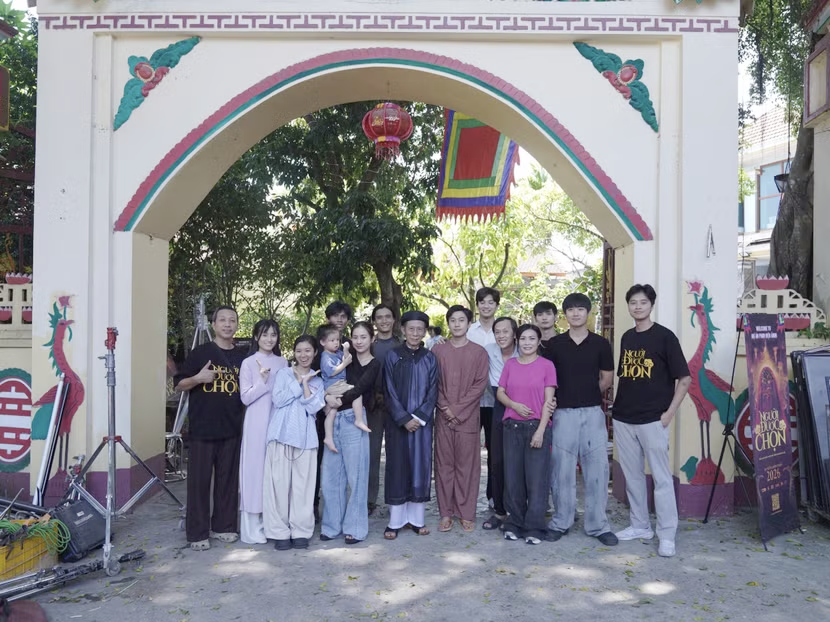 Hạnh phúc đến muộn của NSƯT Hoài Linh và NSƯT Hạnh Thúy- Ảnh 4. Hạnh phúc đến muộn của NSƯT Hoài Linh và NSƯT Hạnh Thúy- Ảnh 4.