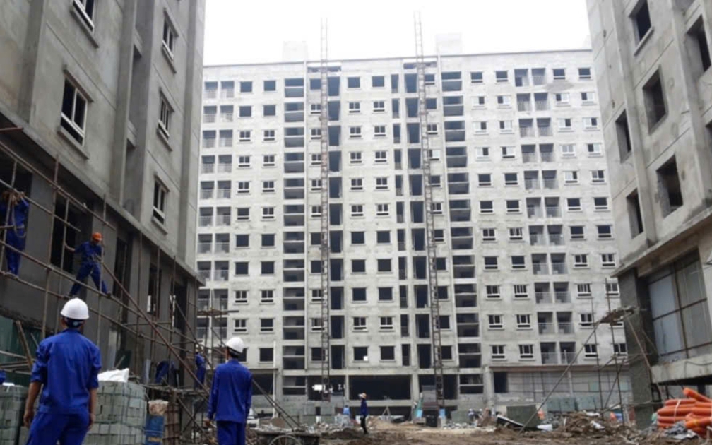 Giá vàng hôm nay (22/6): Tăng mạnh trở lại do áp lực tăng lãi suất của Fed - Ảnh 1.
