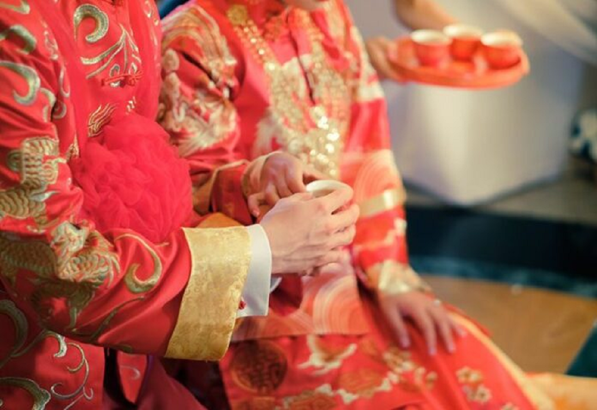Cô dâu chú rể cưới nhau chỉ sau 5 phút hẹn hò- Ảnh 1.
