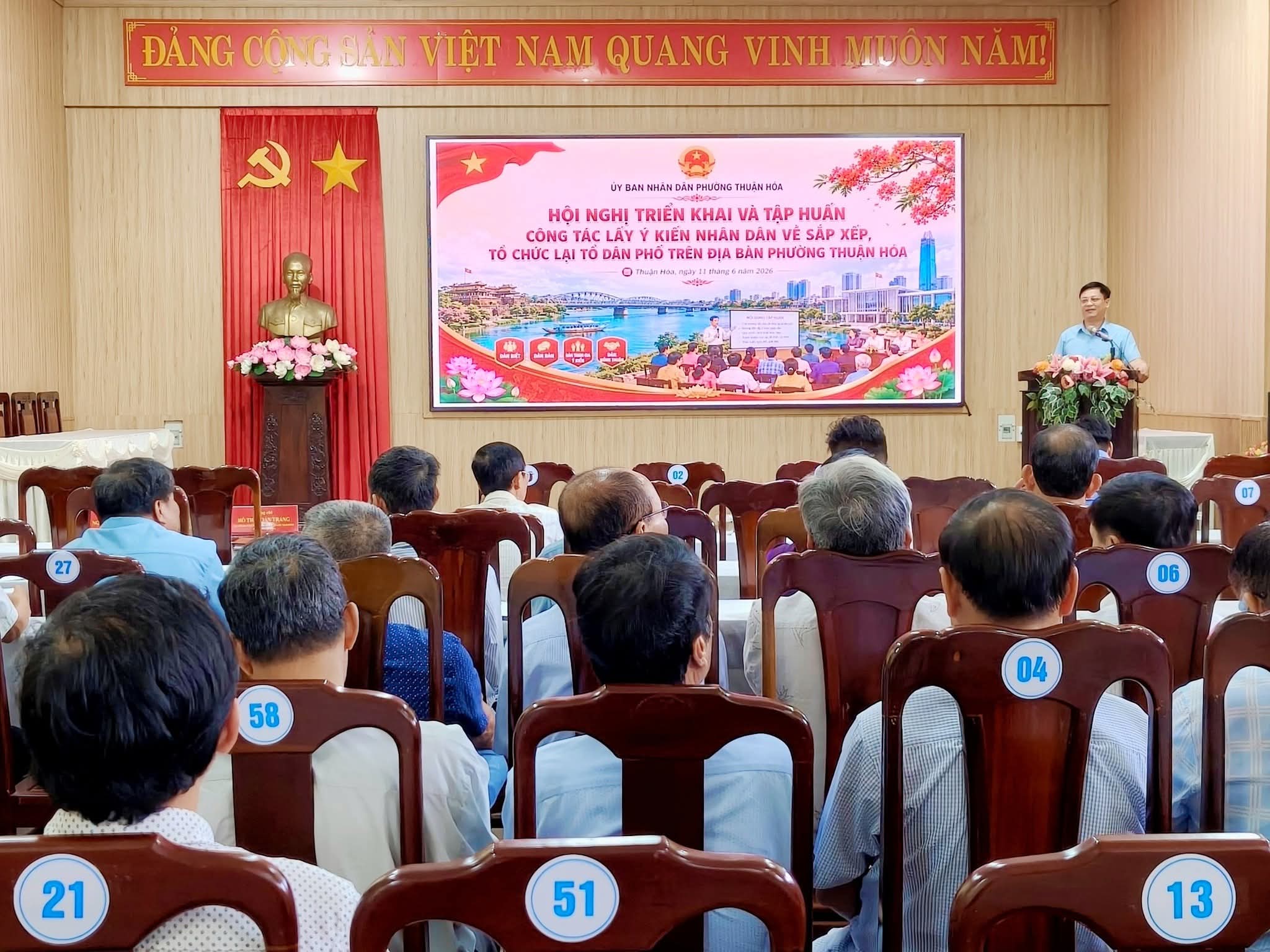 Nhiều địa phương ở Huế gặp khó trong việc bố trí lại các chức danh sau sắp xếp thôn, tổ dân phố- Ảnh 1.