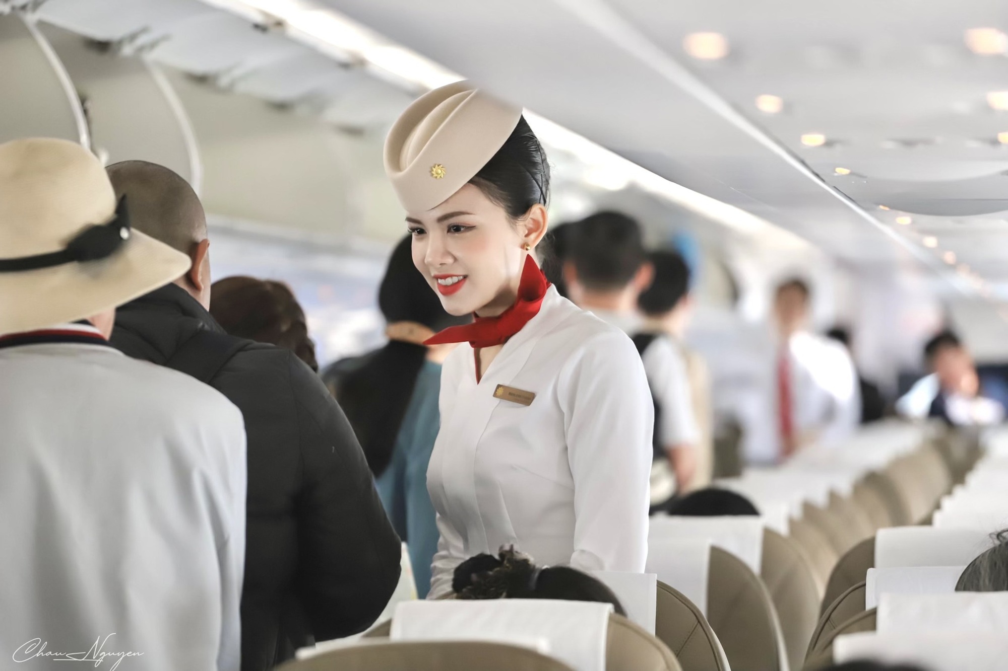 Sun PhuQuoc Airways tuyển mới khoảng 1.000 tiếp viên, lương từ 24 triệu đồng/tháng- Ảnh 1. Sun PhuQuoc Airways tuyển mới khoảng 1.000 tiếp viên, lương từ 24 triệu đồng/tháng- Ảnh 1.