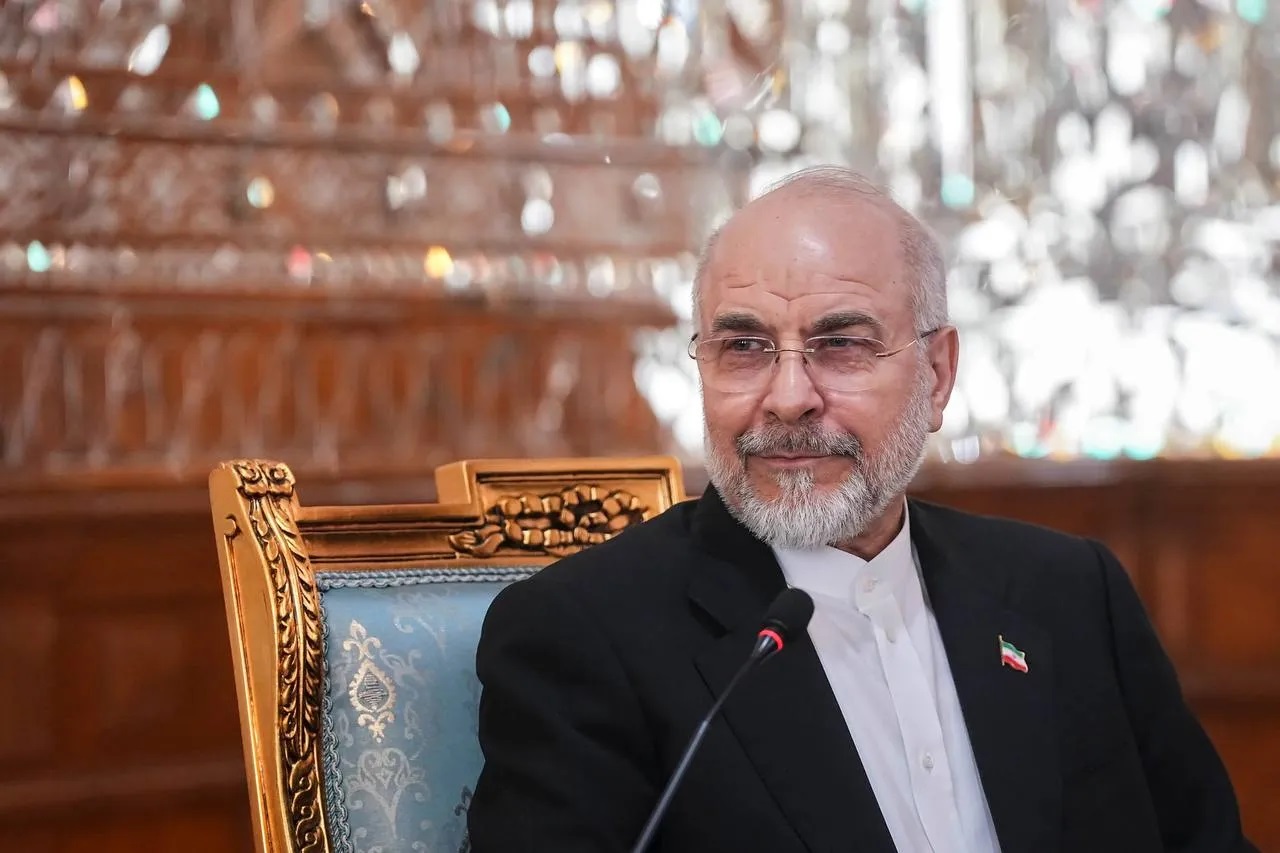Trưởng đoàn đàm phán Iran: Eo biển Hormuz sẽ do Tehran quản lý - Ảnh 1.