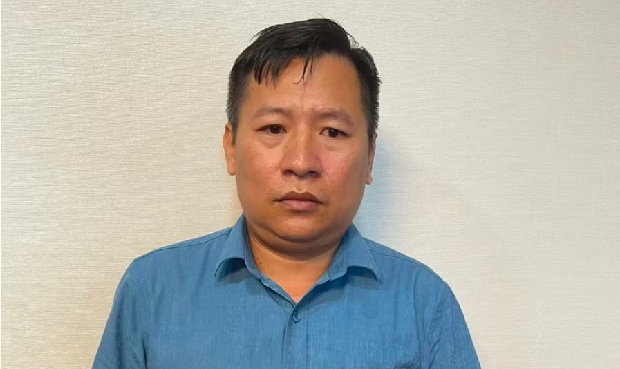 Khởi tố đối tượng giả danh lãnh đạo cấp vụ lừa Khởi tố đối tượng giả danh lãnh đạo cấp vụ lừa