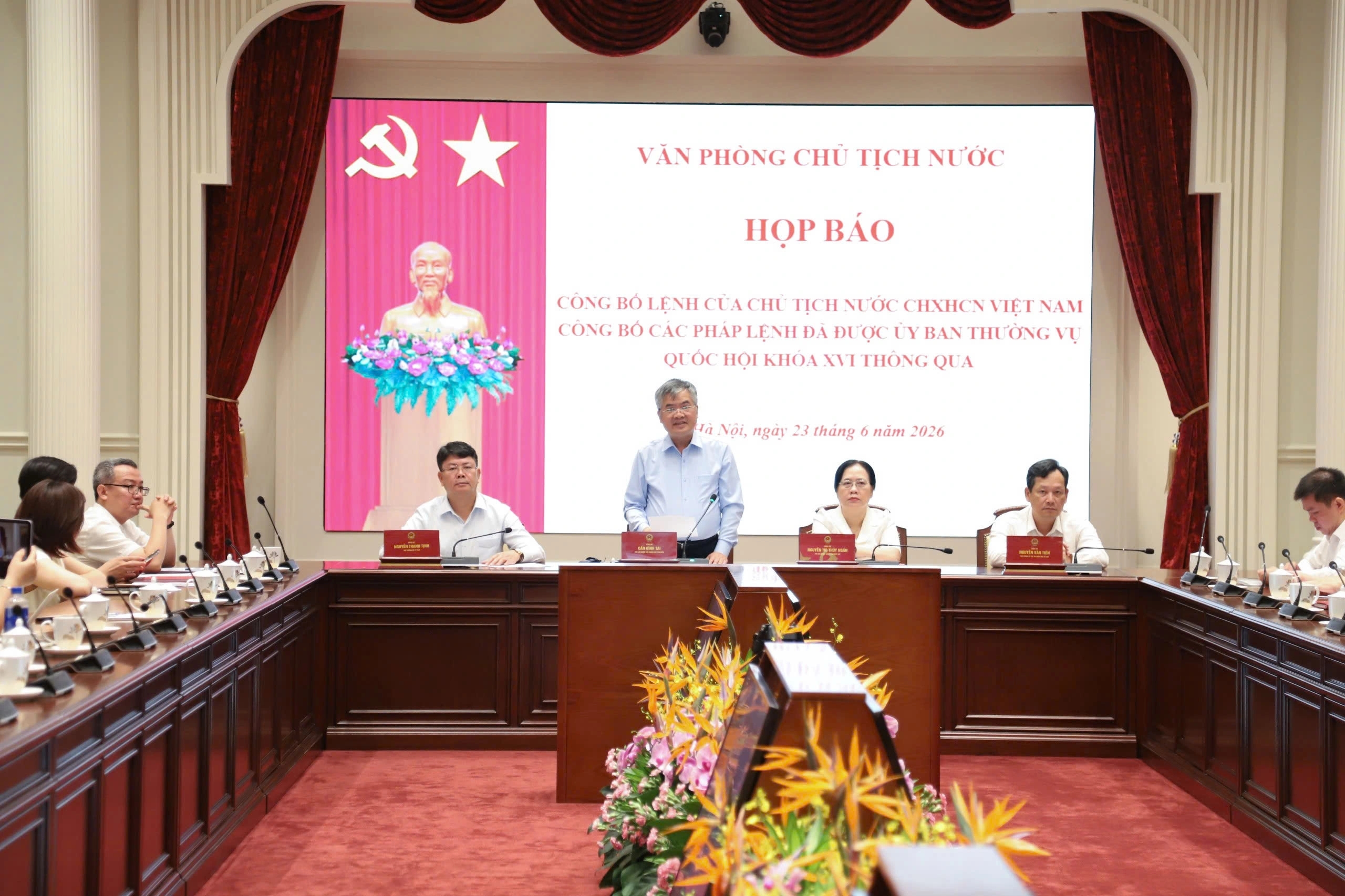 Công bố Lệnh của Chủ tịch nước về Pháp lệnh Hợp nhất văn bản quy phạm pháp luật - Ảnh 2.