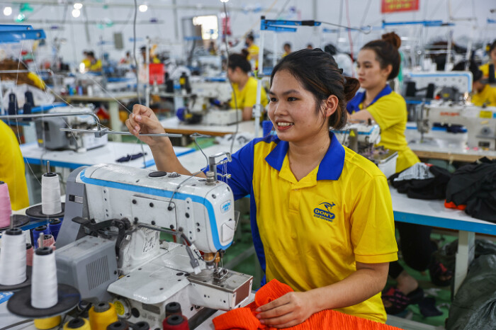 Đề xuất tăng lương tối thiểu vùng từ 1/1/2027 với hai mức 8,5%-9,8% - Ảnh 1.