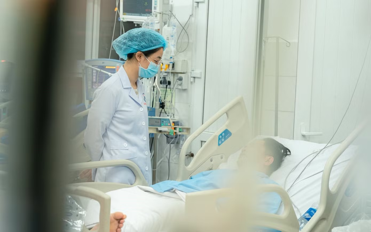 Người đàn ông 48 tuổi nguy kịch sau bữa ăn có cá ngừ - Ảnh 1.