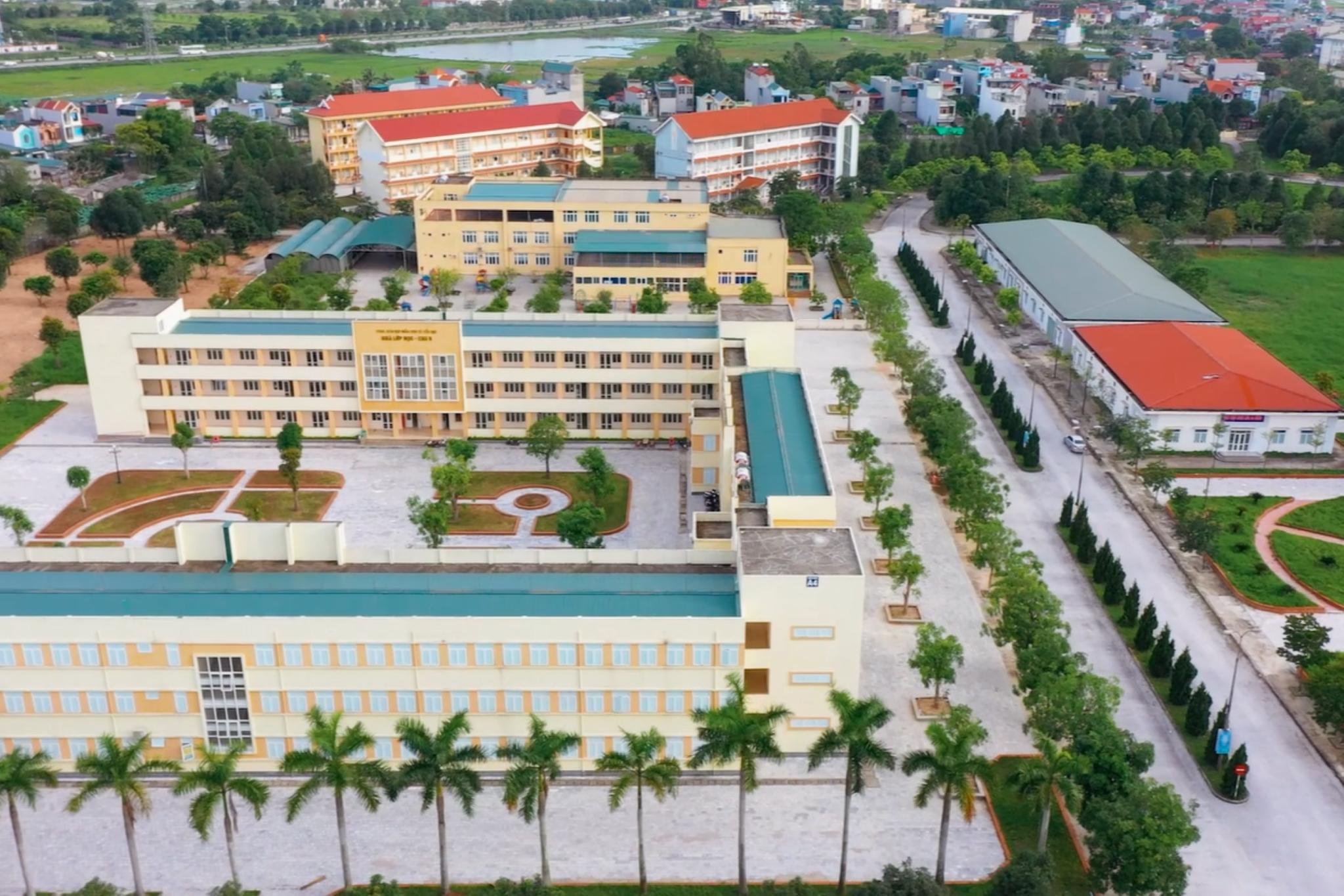 Vì sao trường công lập Hồng Đức vẫn thu học phí? - Ảnh 1.