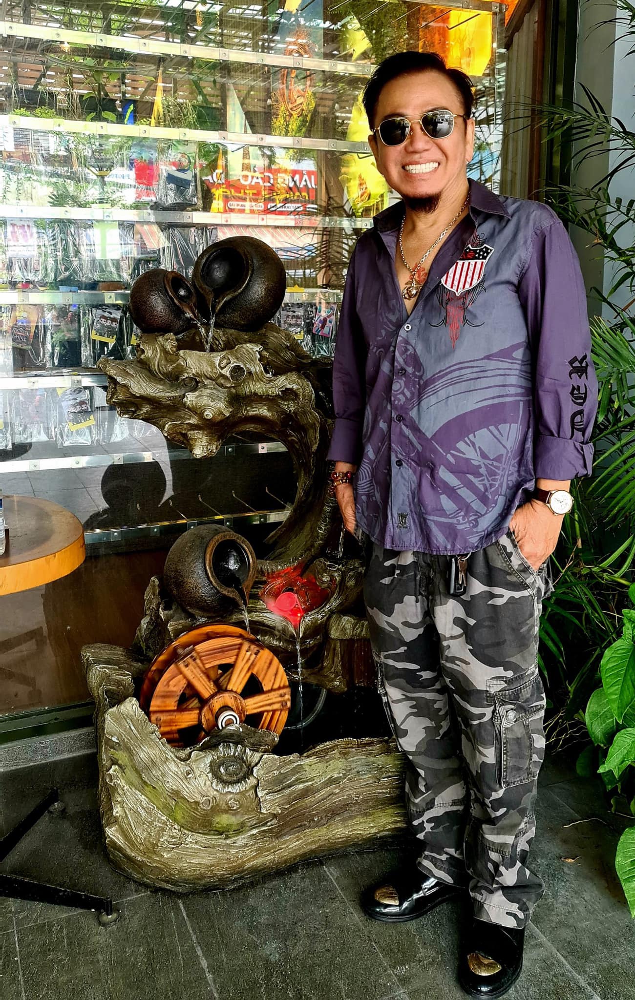 Cuộc sống ở tuổi U70 của danh hài nổi tiếng, từng một đêm cá độ 11 trận banh, nhận án phạt gây trấn động - Ảnh 2.
