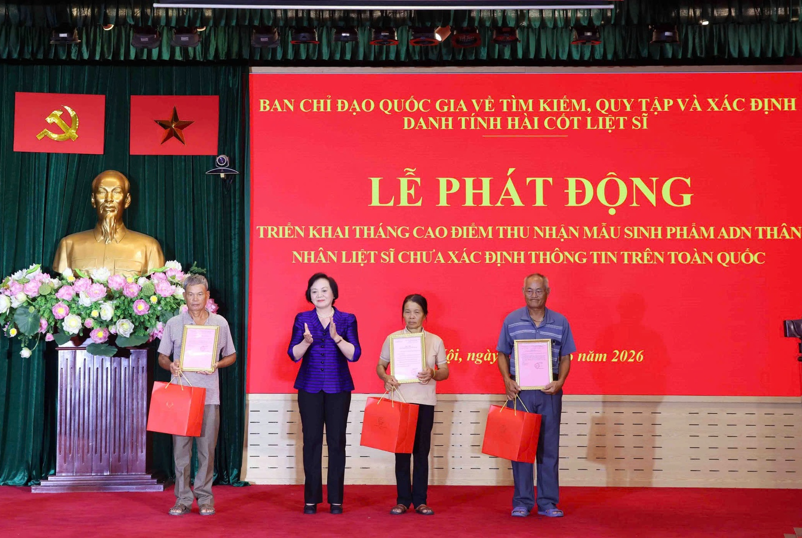 Phát động cao điểm thu nhận ADN, mở thêm cơ hội xác định danh tính liệt sĩ - Ảnh 1.
