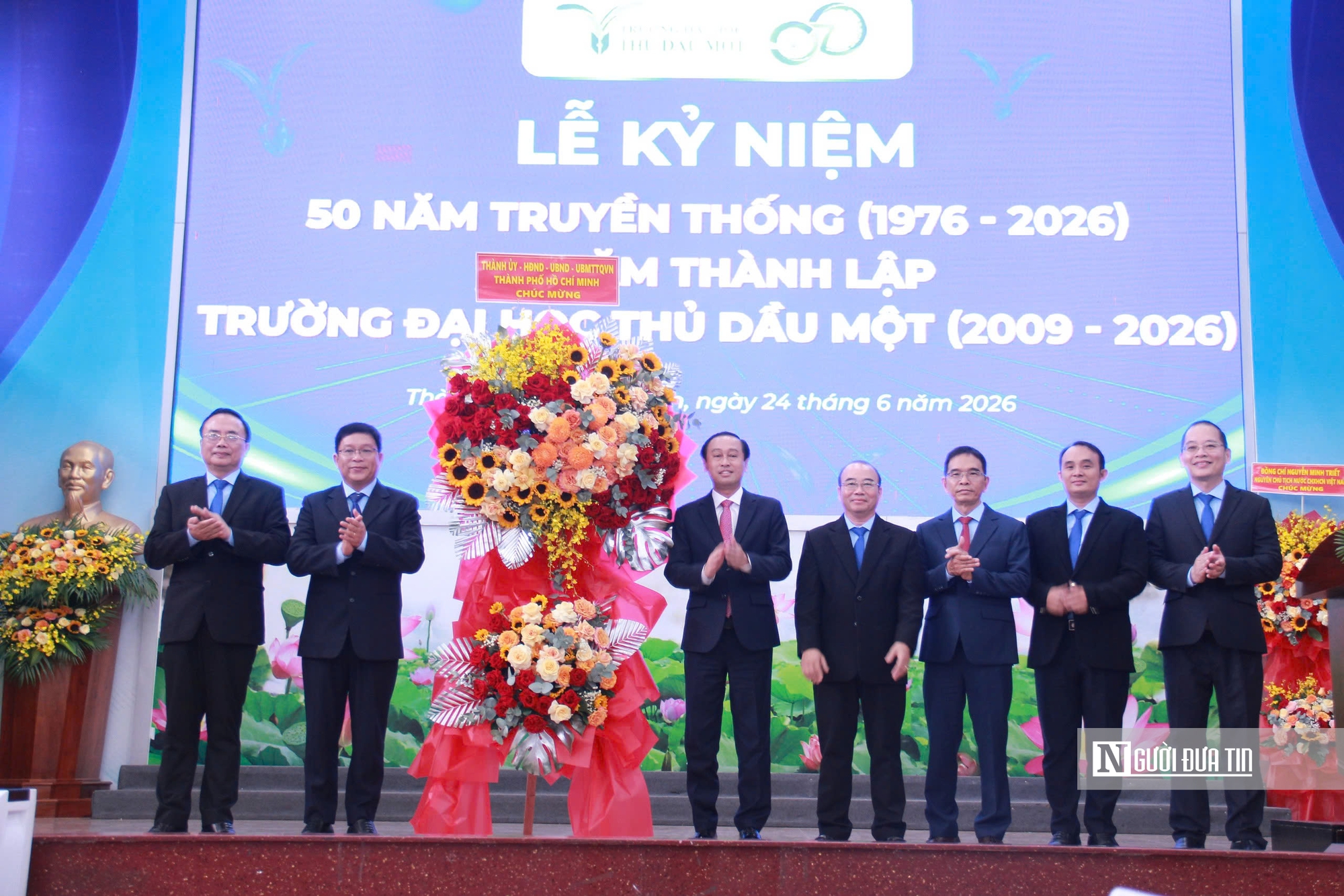 Đại học Thủ Dầu Một, nửa thế kỷ kiến tạo tri thức, khảng định vai trò đào tạo nhân lực - Ảnh 1.