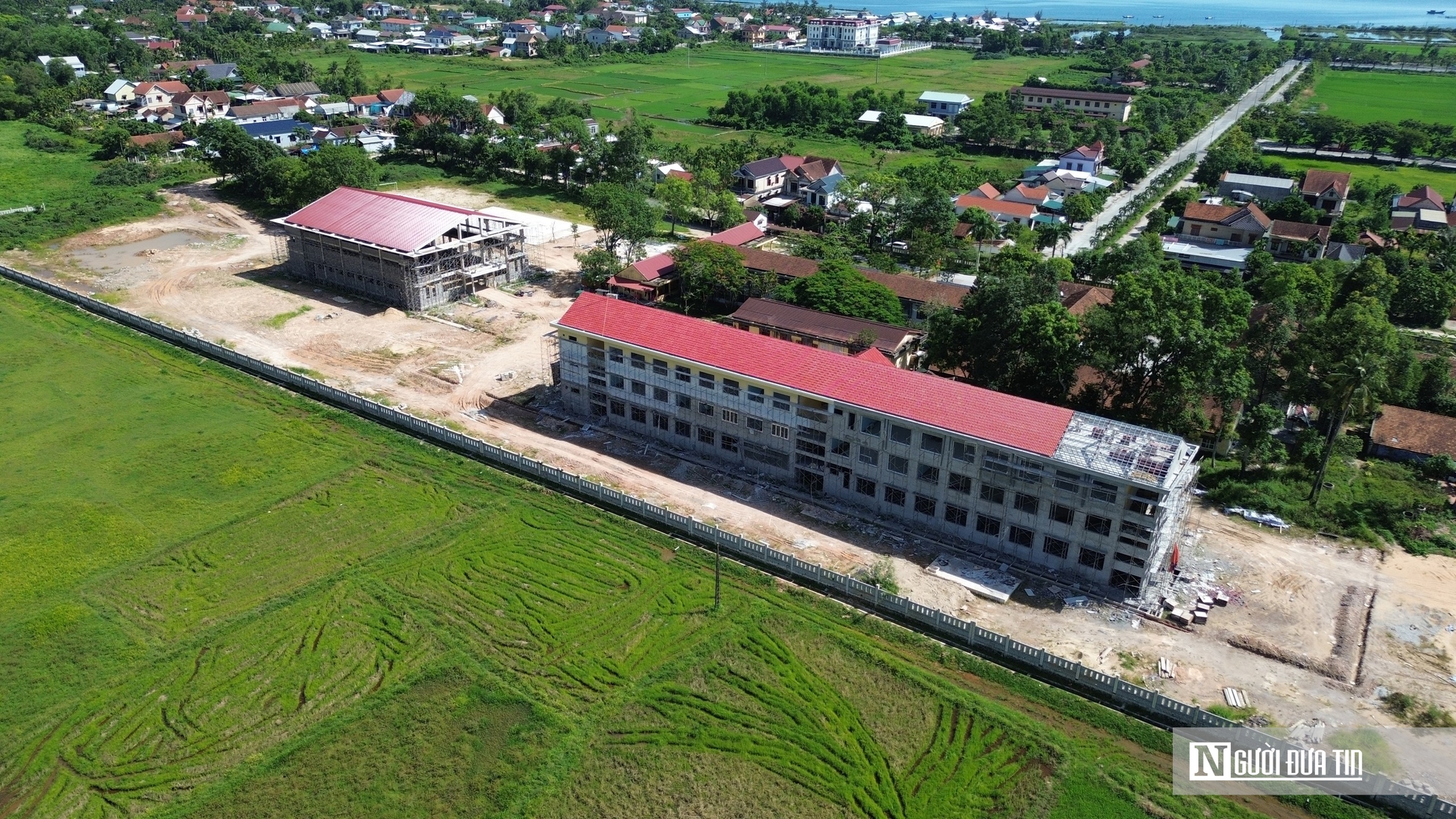 Dang dở sau nhiều th&aacute;ng trễ hẹn, dự &aacute;n trường học ở Huế &ldquo;chạy đua&rdquo; b&agrave;n giao trước thềm năm học mới- Ảnh 1.