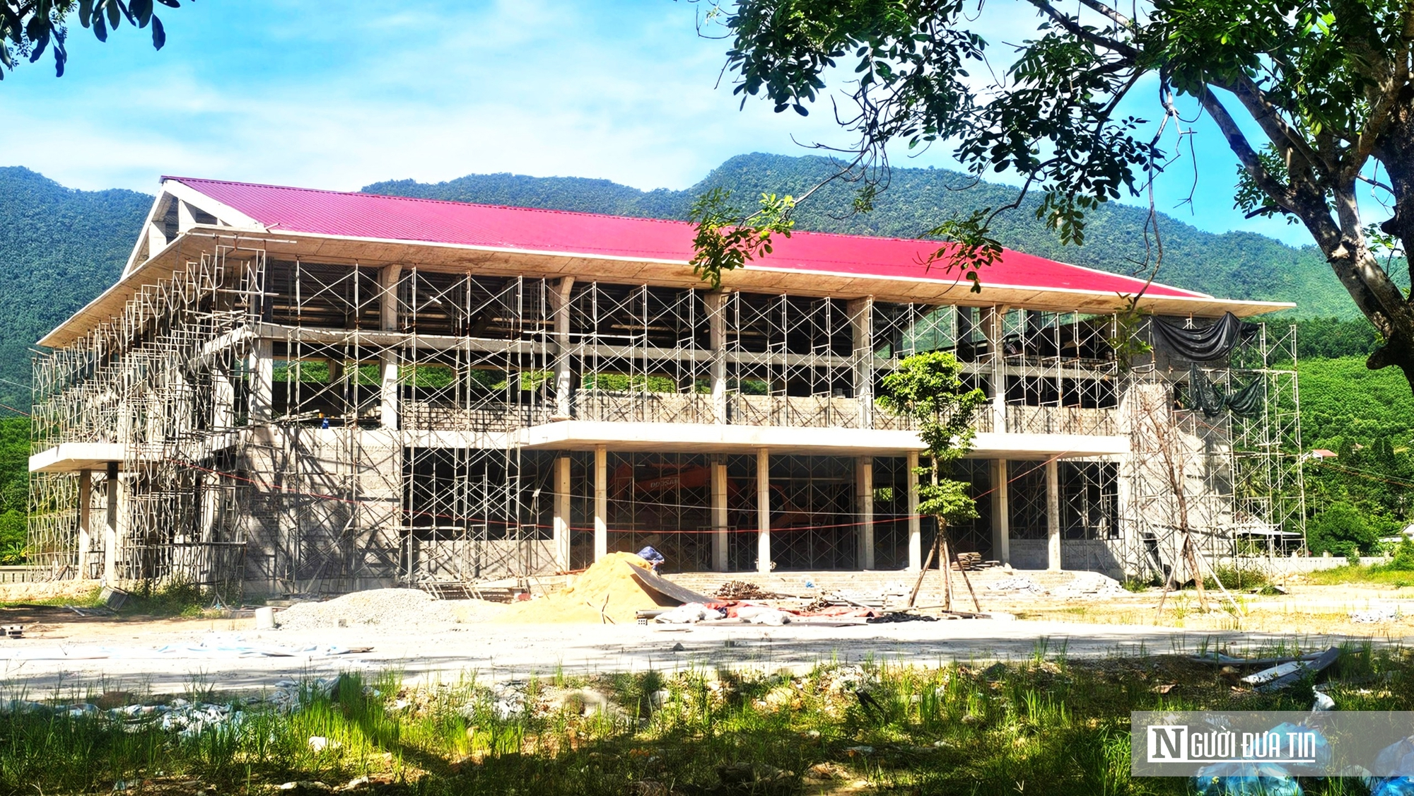 Dang dở sau nhiều th&aacute;ng trễ hẹn, dự &aacute;n trường học ở Huế &ldquo;chạy đua&rdquo; b&agrave;n giao trước thềm năm học mới- Ảnh 3.