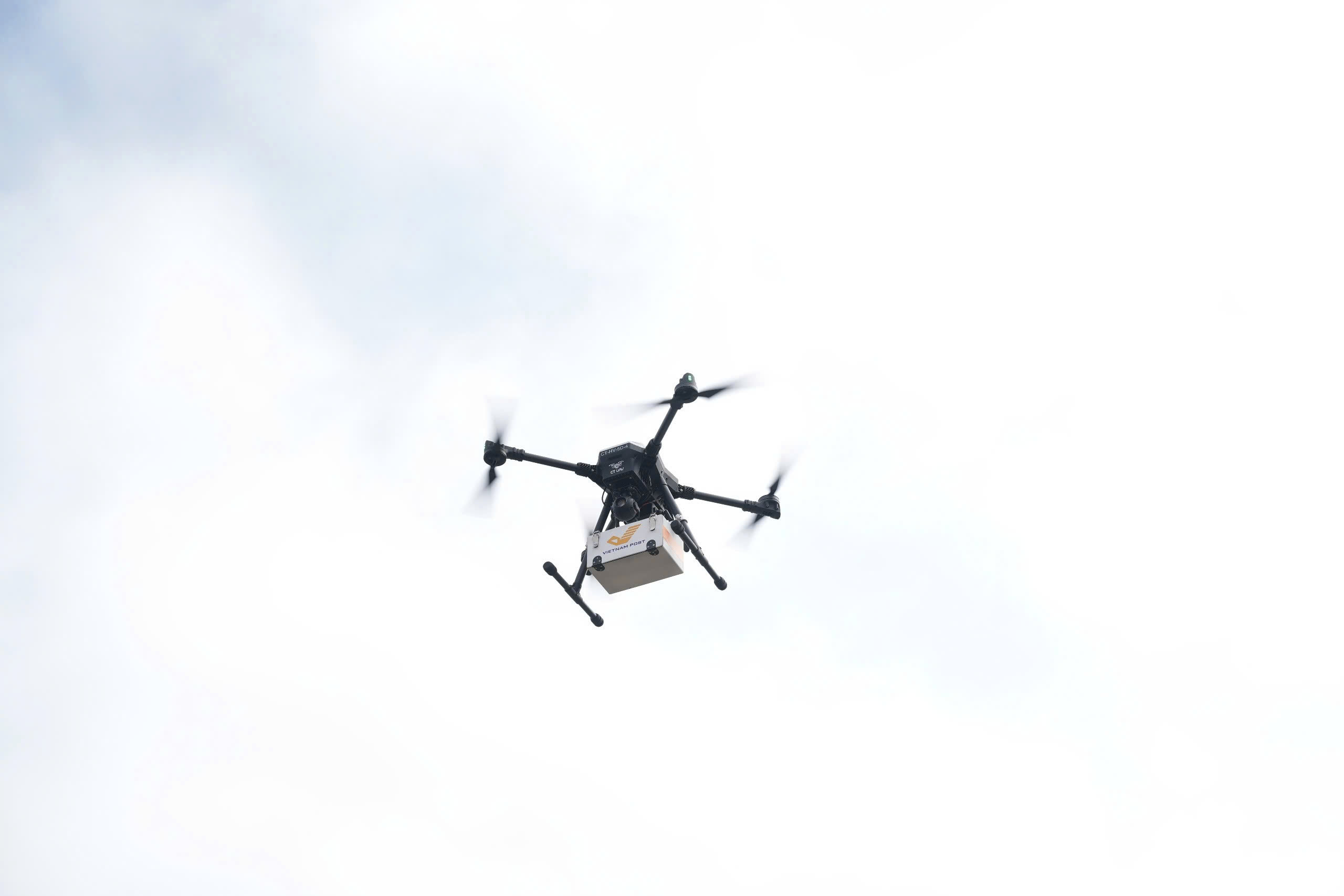 Điện Biên thí điểm phát triển kinh tế tầm thấp bằng UAV với khoảng 6.000 chuyến bay - Ảnh 1.