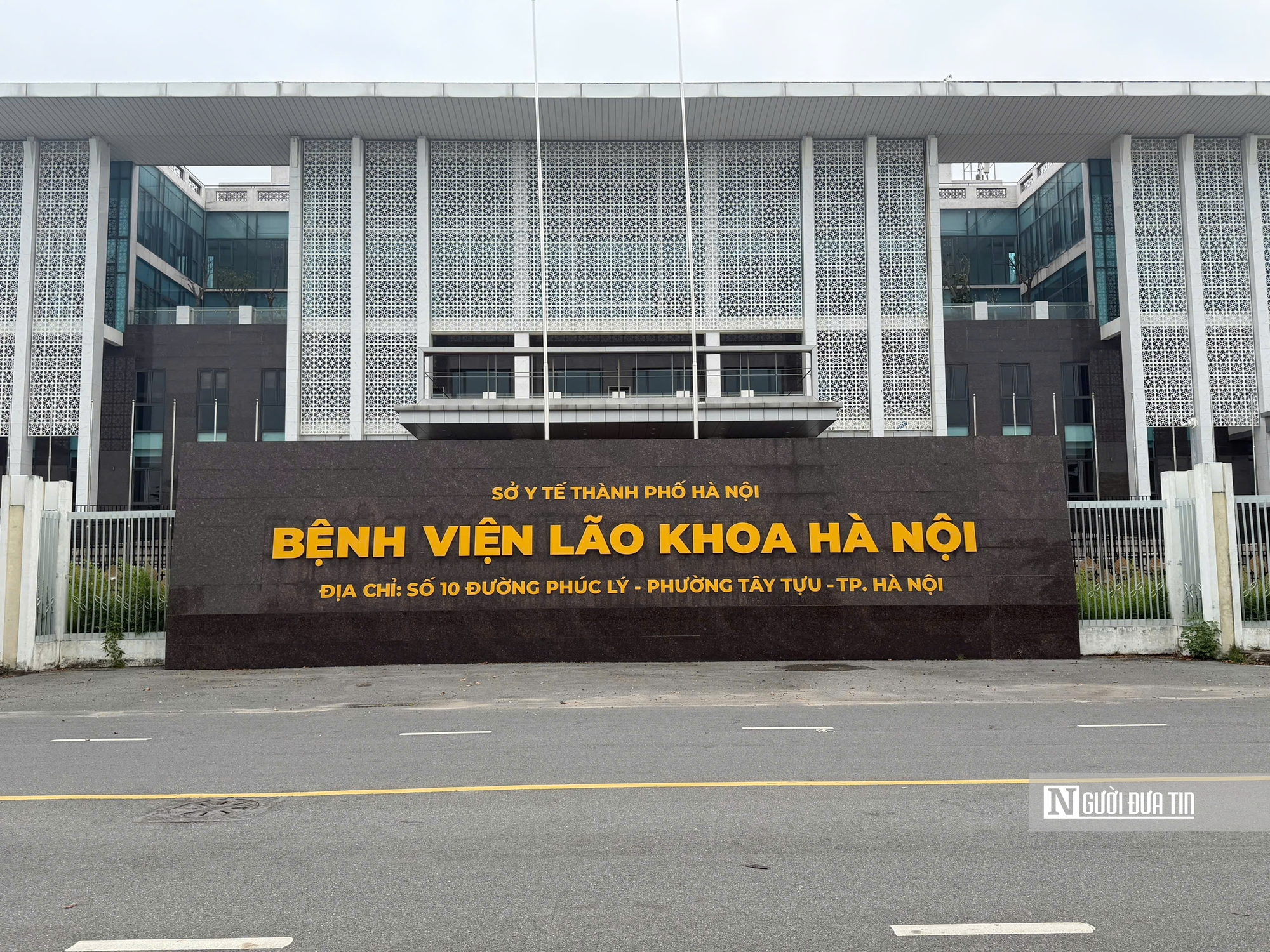 Chủ tịch tỉnh toàn quyền quyết định sử dụng nhà, đất dôi dư sau sáp nhập - Ảnh 1.