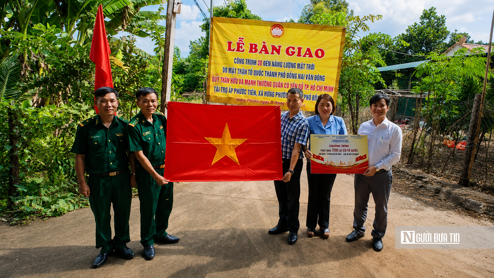 Trao &aacute;nh s&aacute;ng bi&ecirc;n cương, lan tỏa nghĩa t&igrave;nh hướng về v&ugrave;ng bi&ecirc;n giới Tổ quốc thi&ecirc;ng li&ecirc;ng- Ảnh 2.